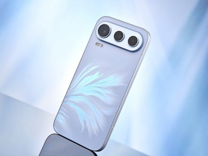 荣耀600与OPPO Reno16外观对比示意图