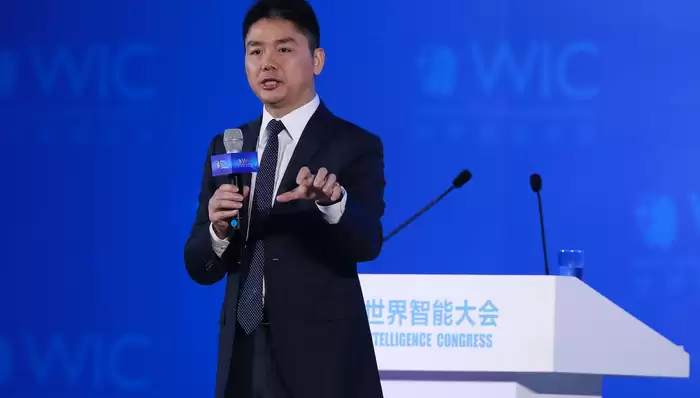 刘强东最新内部讲话：被机器人取代的一线员工，一个都不开除