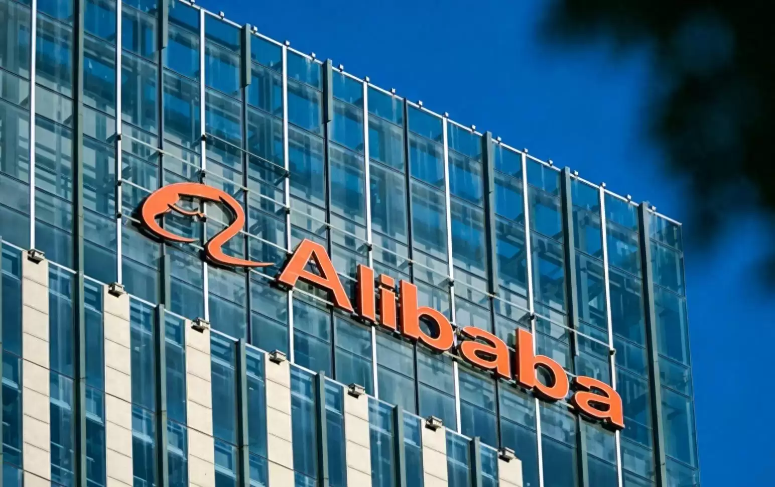 阿里AI迎商业化拐点:AI产品ARR 358亿,派息25亿美元