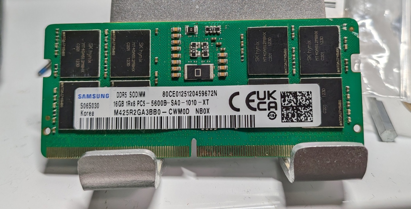 “假 DDR5”内存现身日本二手平台：实为重新贴标签的空塑料芯片