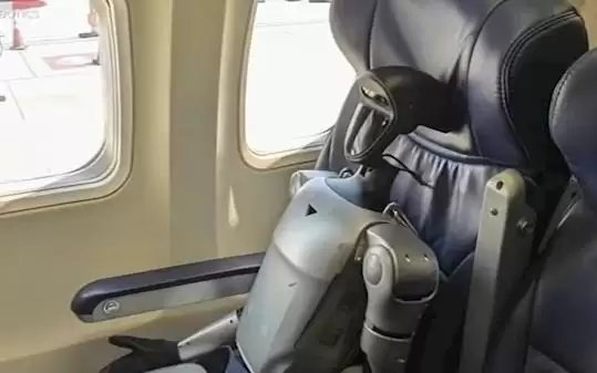 西南航空全面禁止人形机器人登机 爱好者怒斥：属于物种歧视