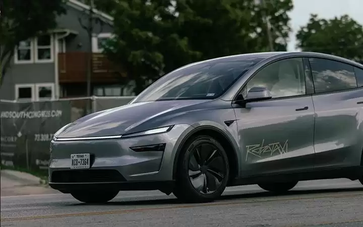特斯拉全无人Robotaxi上线！奥斯汀全域可用，车队规模仅20辆