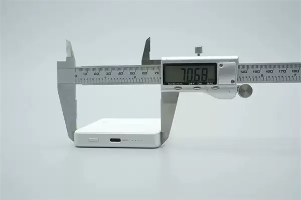 拆解报告：小米金沙江10000mAh 45W超薄磁吸移动电源
