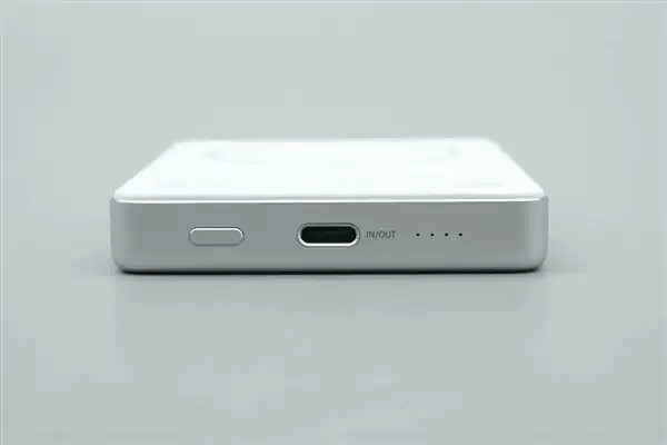 拆解报告：小米金沙江10000mAh 45W超薄磁吸移动电源