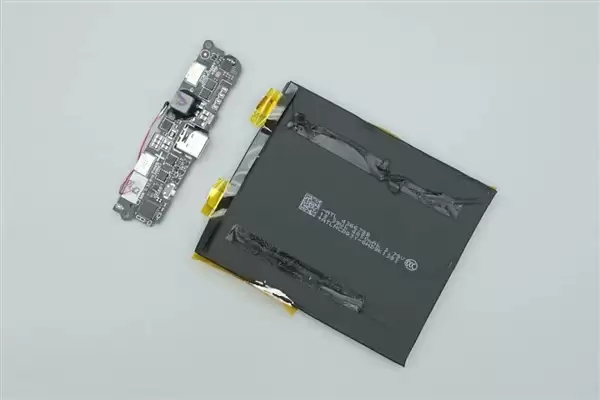 拆解报告：小米金沙江10000mAh 45W超薄磁吸移动电源