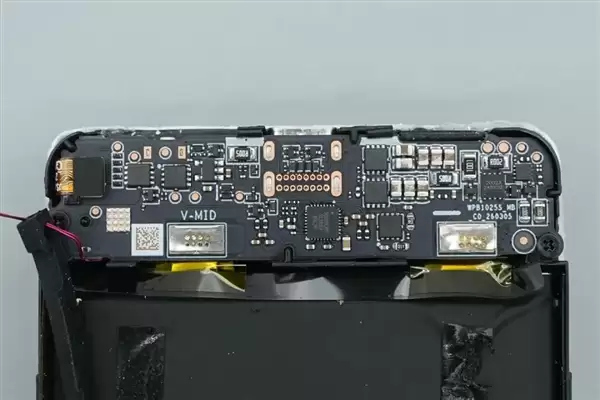 拆解报告：小米金沙江10000mAh 45W超薄磁吸移动电源