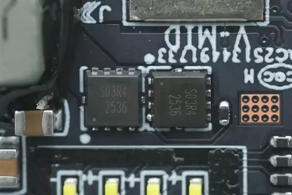 拆解报告：小米金沙江10000mAh 45W超薄磁吸移动电源