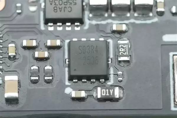 拆解报告：小米金沙江10000mAh 45W超薄磁吸移动电源