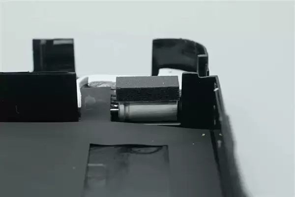 拆解报告：小米金沙江10000mAh 45W超薄磁吸移动电源