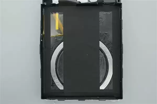 拆解报告：小米金沙江10000mAh 45W超薄磁吸移动电源