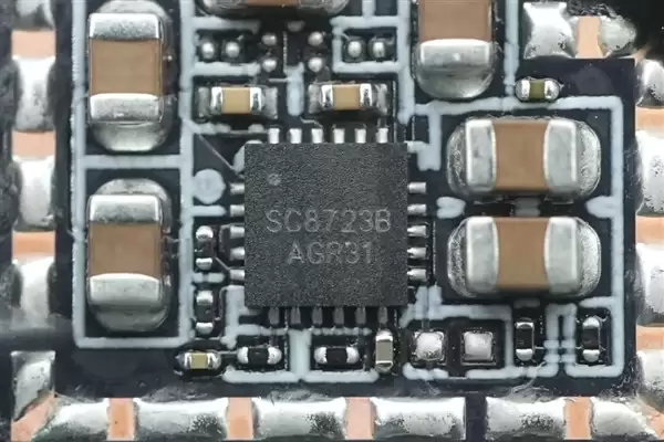 拆解报告：小米金沙江10000mAh 45W超薄磁吸移动电源