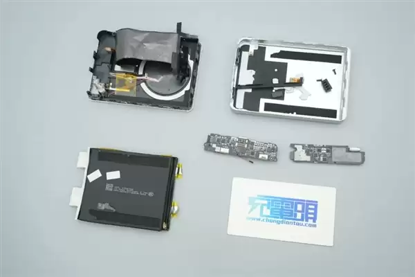 拆解报告：小米金沙江10000mAh 45W超薄磁吸移动电源