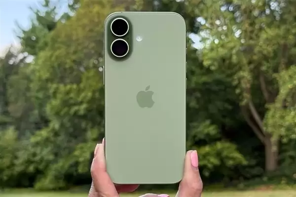 历史性突破！苹果首次Q1登顶全球智能手机出货第一：iPhone 17系列立功
