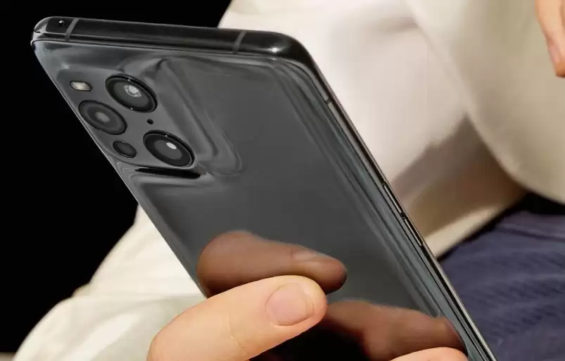 OPPO Find X3 Pro 官方宣传图，搭载骁龙888