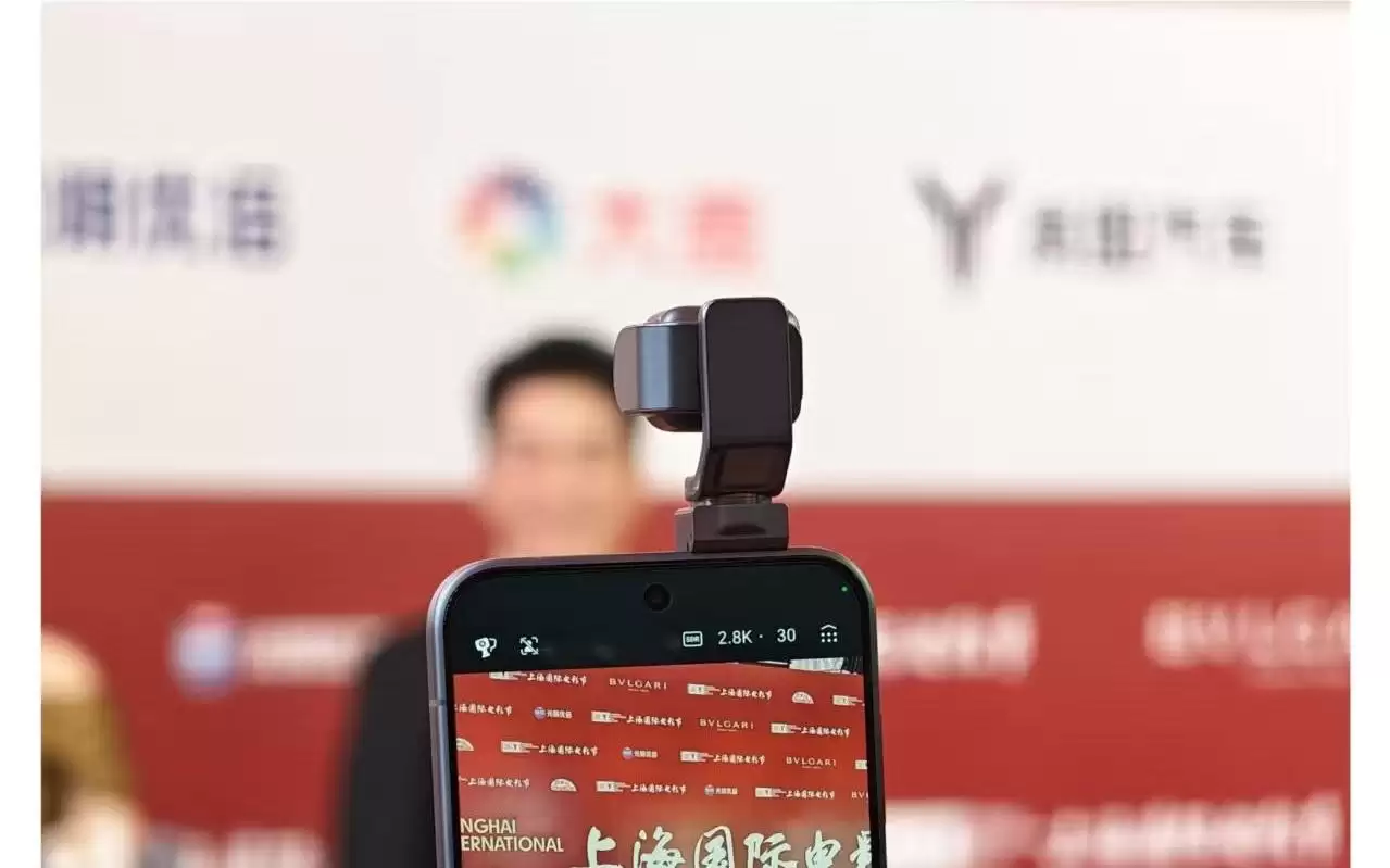 荣耀Robot Phone登陆上影节，重构移动影像产业新生态