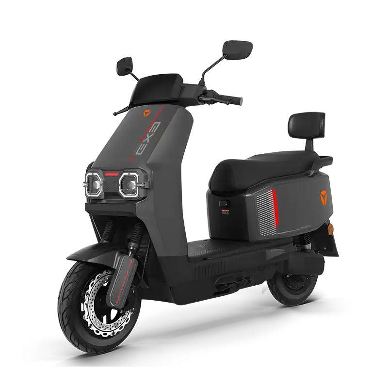 70 公里续航:雅迪 E30 Plus 电摩 2939 元,国家贴息至高 6 期免息