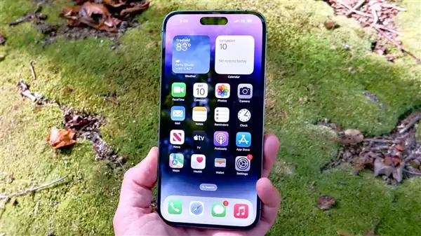 iPhone 16进入备货关键期:富士康大举招人 面试排长队