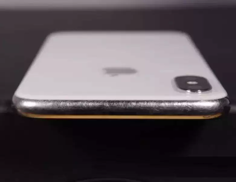 两个小技巧,教你修复 iPhone XS 边框磨损、数据线破裂 两个小技巧,教你修复 iPhone XS 边框磨损、数据线破裂