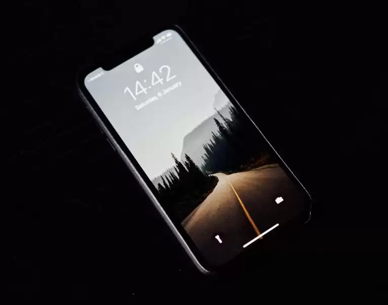 无面容 ID 的 iPhone X 值得买吗? 无面容 ID 的 iPhone X 值得买吗?