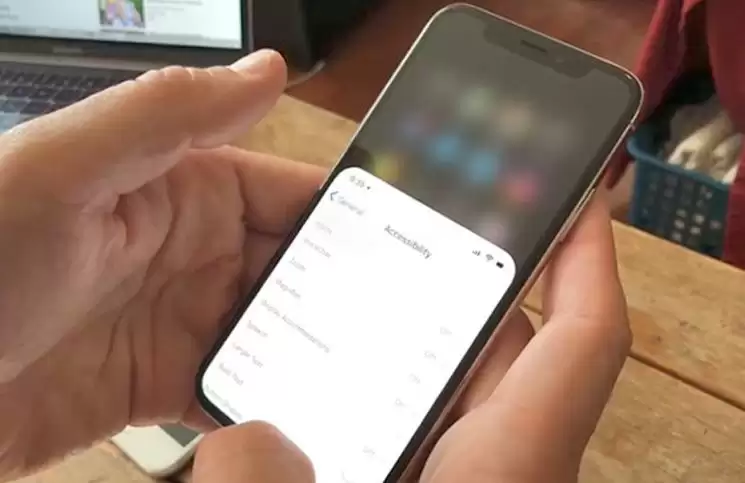 如何在 iPhone 11 Pro Max 上启用单手操作? 如何在 iPhone 11 Pro Max 上启用单手操作?