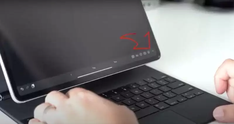 如何在已连接外接键盘的 iPad 上激活虚拟键盘? 如何在已连接外接键盘的 iPad 上激活虚拟键盘?