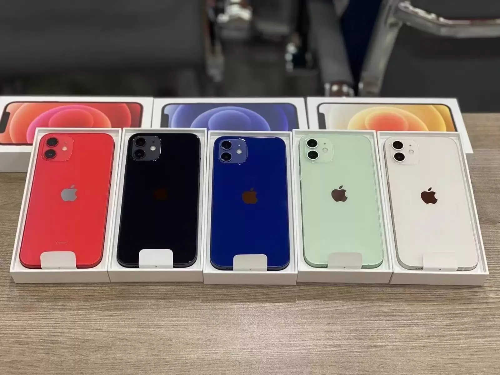 iPhone 12真机长什么样? iPhone 12真机长什么样?