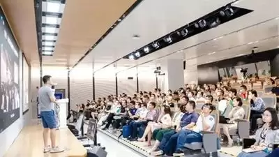飞书智能伙伴写项目里程碑提示词如何防止反复修改