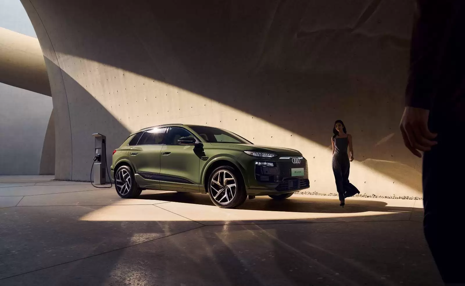 一汽奥迪Q6L e-tron:以硬核实力,开启纯电驾驭体验新境界