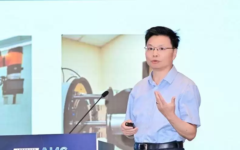 鄂维南解读科研“工业革命”大势,“机器科学家”将成未来科创中心标配