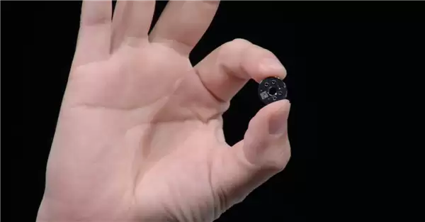 钛上头！荣耀Robot Phone首创钛合金灵巧云台+行业最轻电机