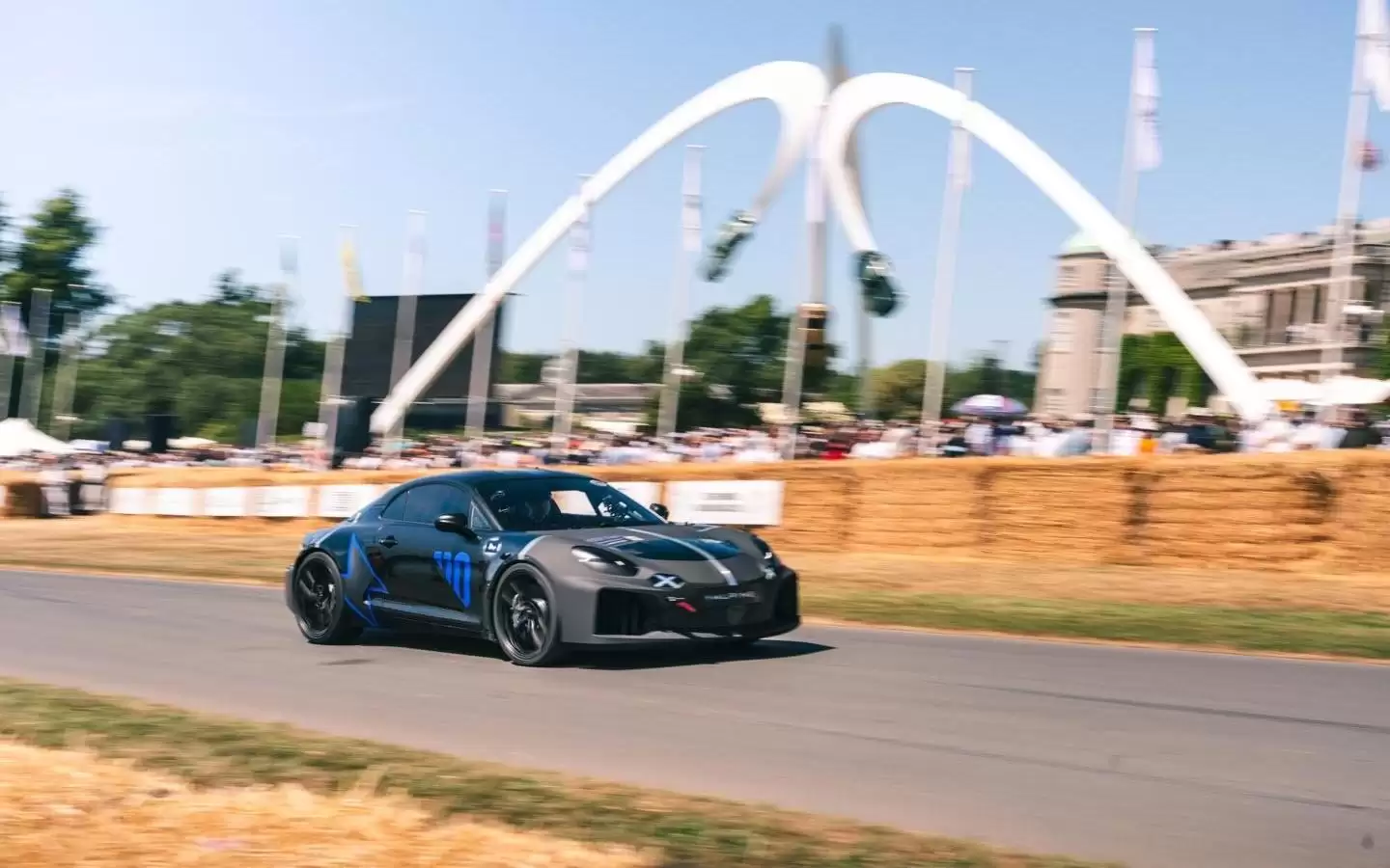 为“首款真正纯电跑车”铺路：Alpine A110 FUTURE原型车亮相
