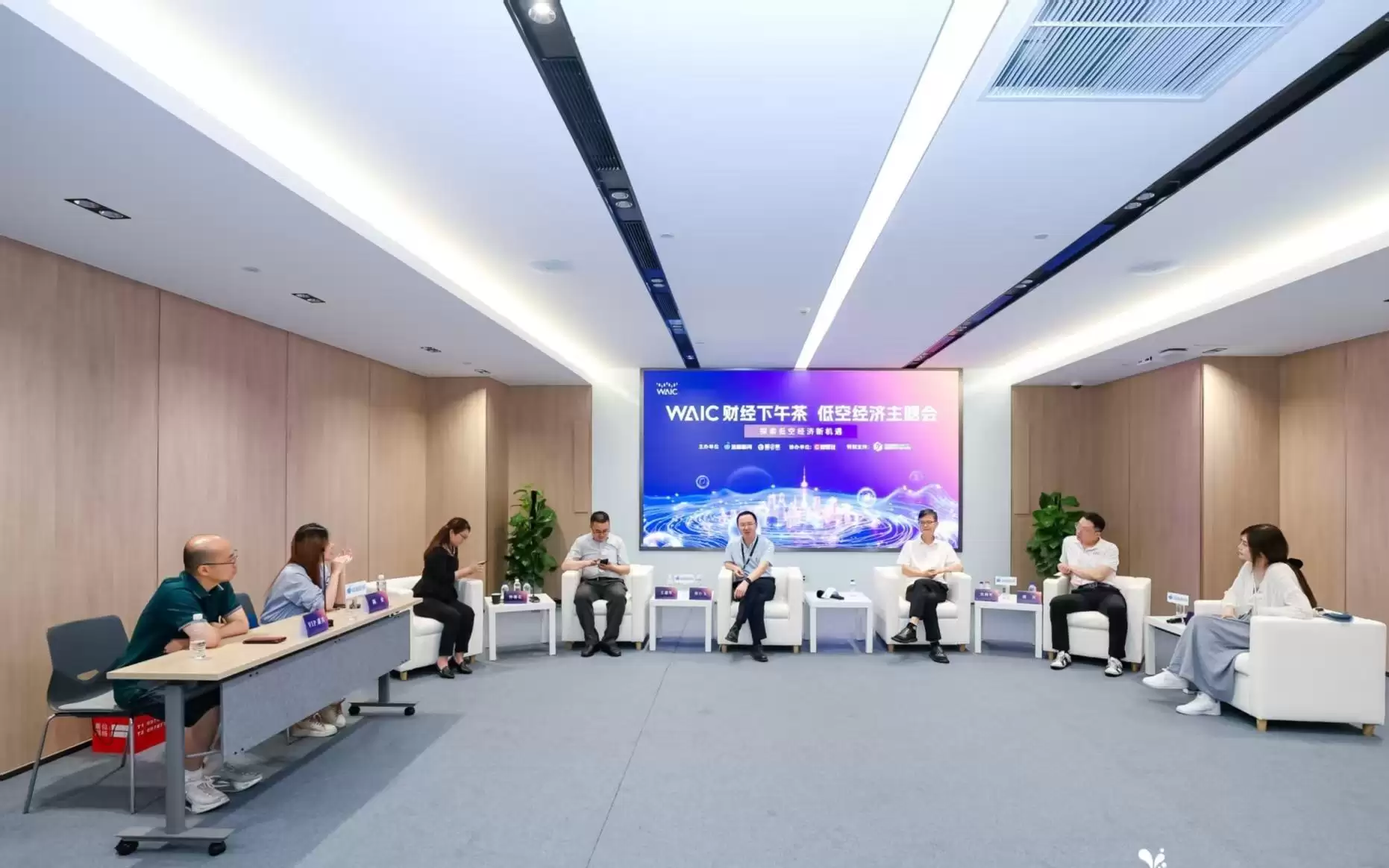 蓝鲸新闻×WAIC 2026｜视频探馆、现场直播间、专场活动、私享局，邀您共赴盛会