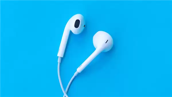 微博热议谁取消了有线耳机：音质稳定与实用价值引用户集体怀
