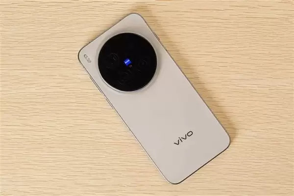 vivo X300E首发骁龙8 Gen5，7100mAh