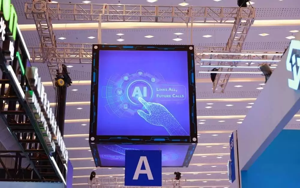 Omdia：预计2026年全球近眼显示出货量将达到1453万台 同比增长16%