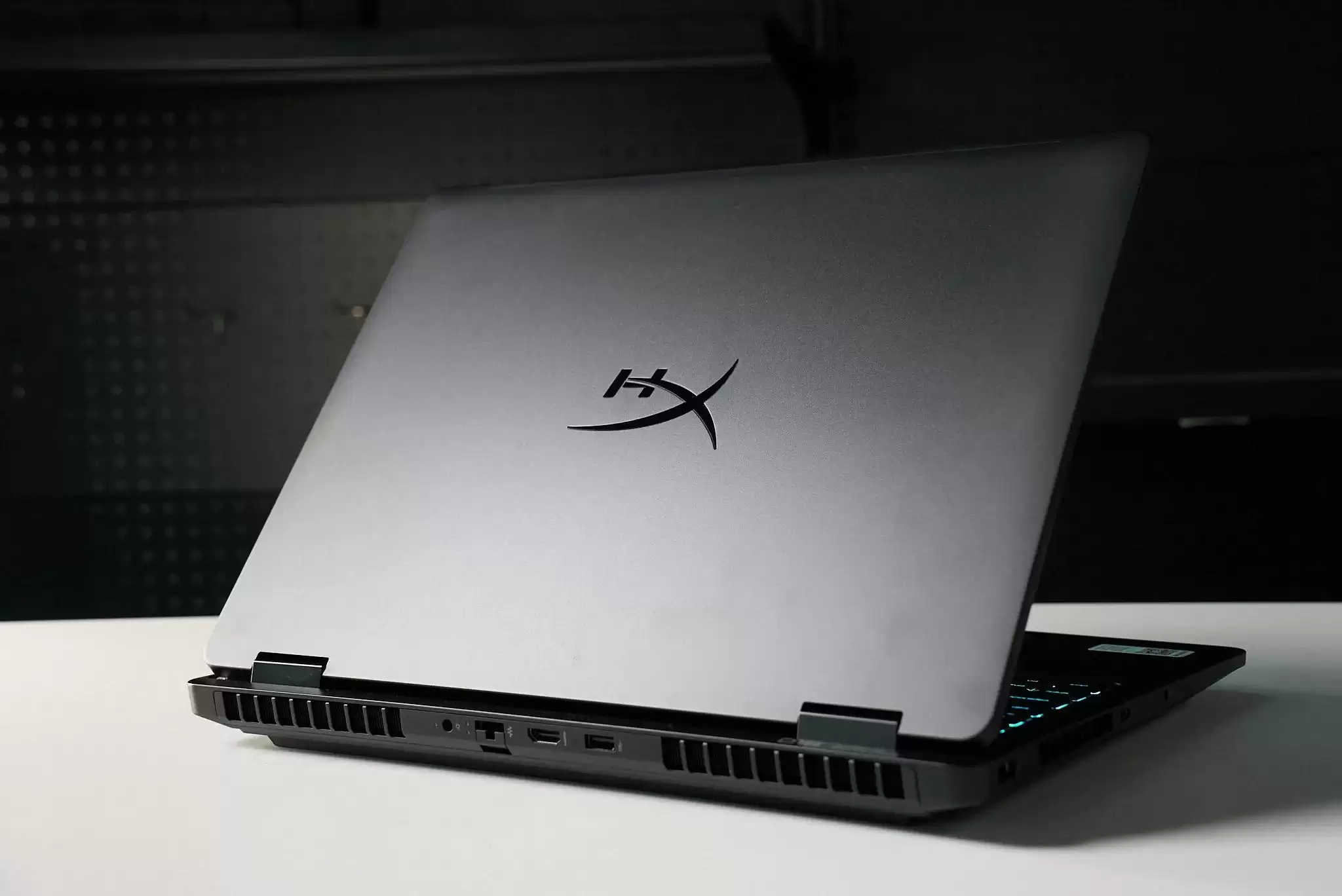 HyperX暗影精灵PRO 16图赏：满满的电竞风