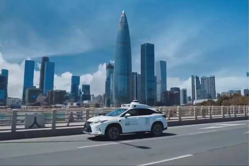 深圳辟谣“全域开放无人驾驶出租车”