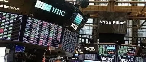 美股半导体股全线大涨，闪迪拉升近7%，中概股低开高走，金银齐涨