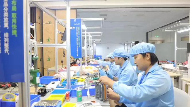 7月1日正式投产！重庆首个AI智能终端共享工厂来了