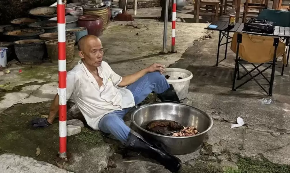彻底凉凉！爆火三个月的莫氏鸡煲现日销不足20只，网友：自找的