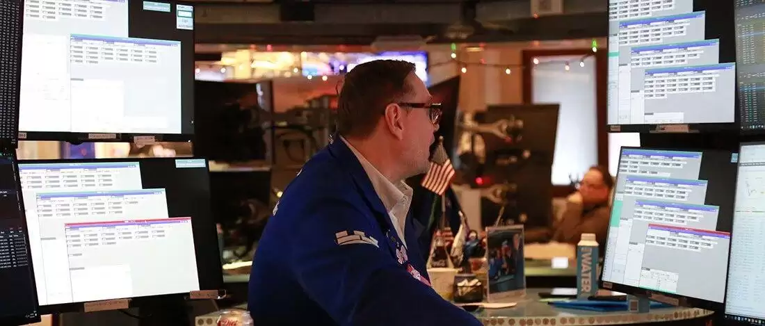 美股存储股盘前齐涨，SpaceX涨超1%，港股芯片股爆发，阿里、美团超跌反弹