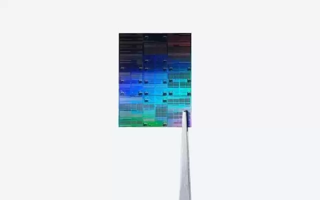 IBM发布全球首个亚1纳米芯片技术 采用7埃节点与全新“Nanostack”架构