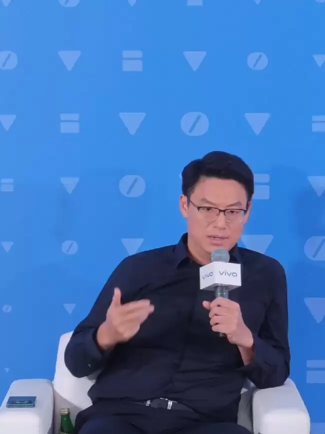 黄韬对vivo X Fold6销量信心十足 预计超越上一代30%