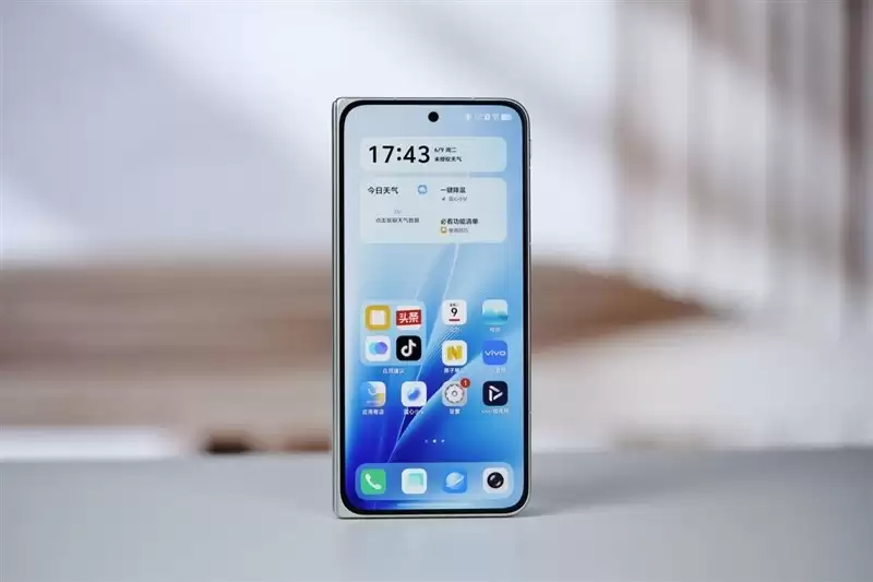 vivo X Fold6发布：AI驱动的折叠屏办公新标杆