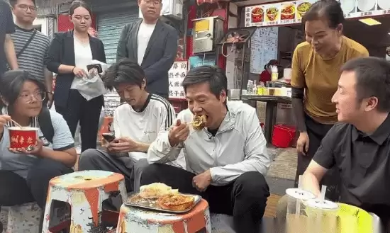 科技圈大佬集体“下凡”！一个接一个立亲民人设