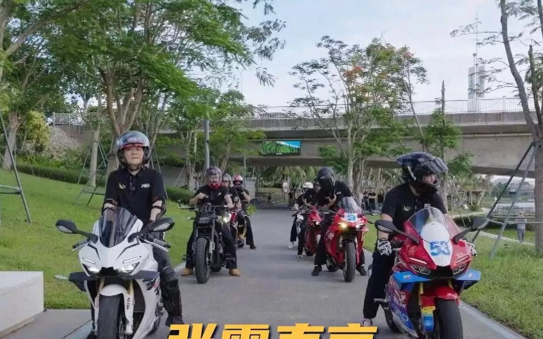 张雪直言：自己创业时比李书福“幸福”