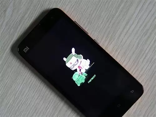 三星  Galaxy A8 (A8000)手机解锁，应如何正确连接数据线和电脑？