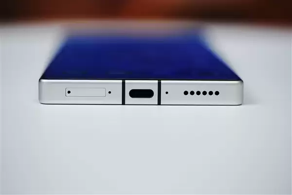 水冷透明机身+真全面屏!红魔 11S Pro+图赏