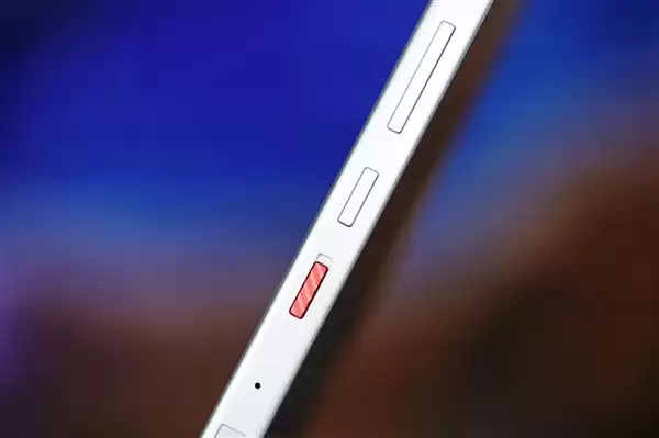 水冷透明机身+真全面屏!红魔 11S Pro+图赏