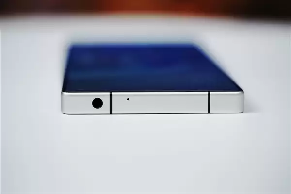 水冷透明机身+真全面屏!红魔 11S Pro+图赏